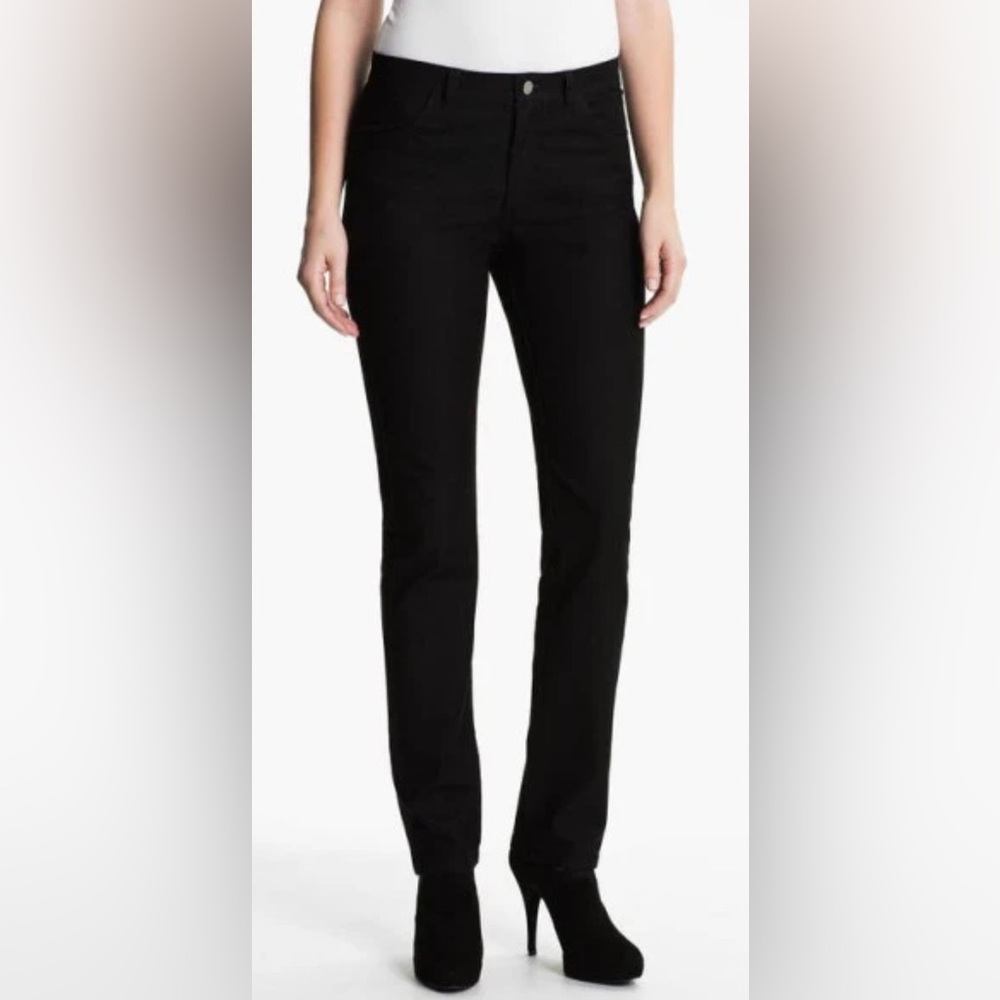 NWOT Lafayette 148 New York straight leg black jeans. Size 4